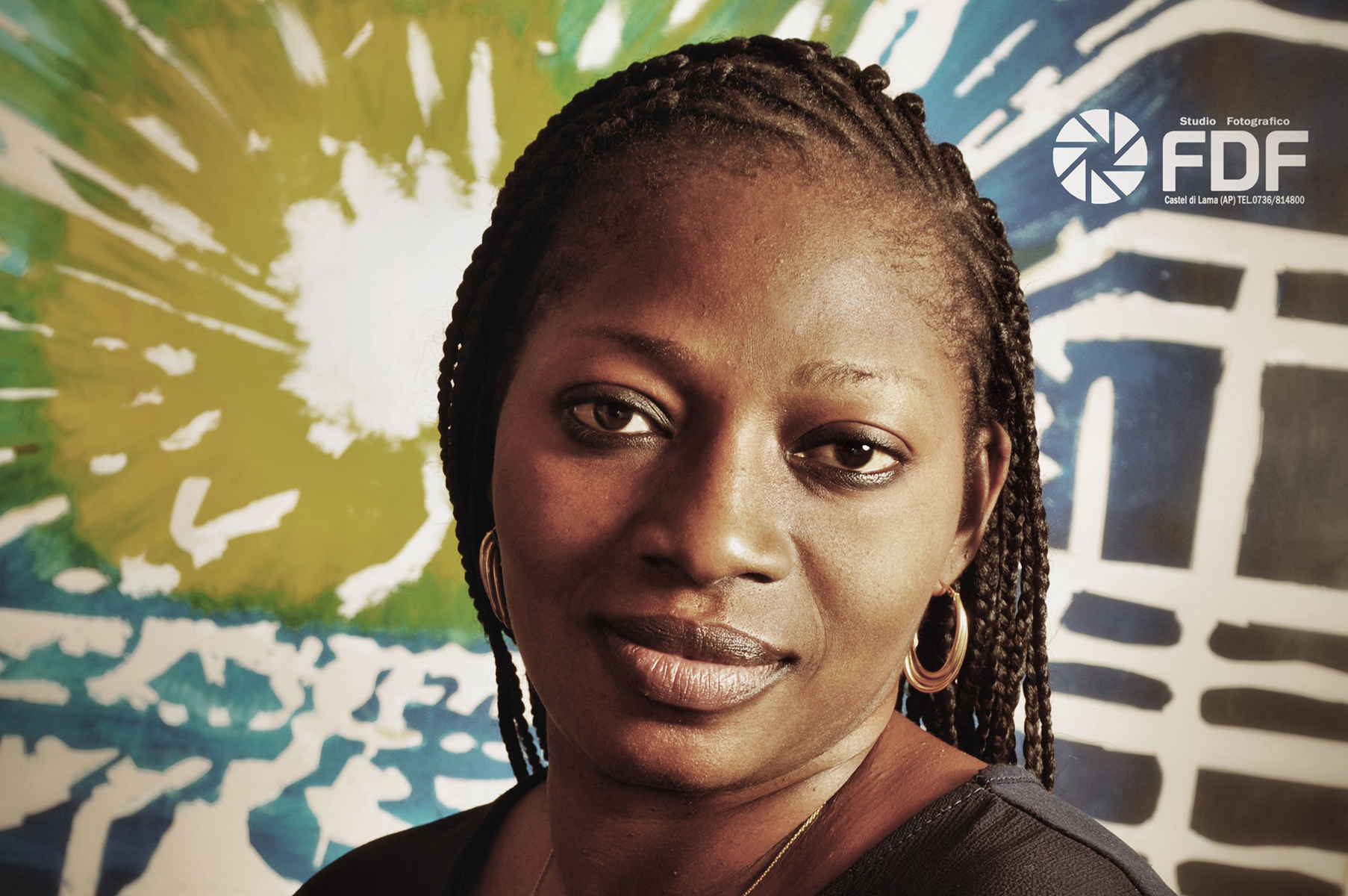 Ritratto di donna senegalese: “Eleganza e Bellezza”
